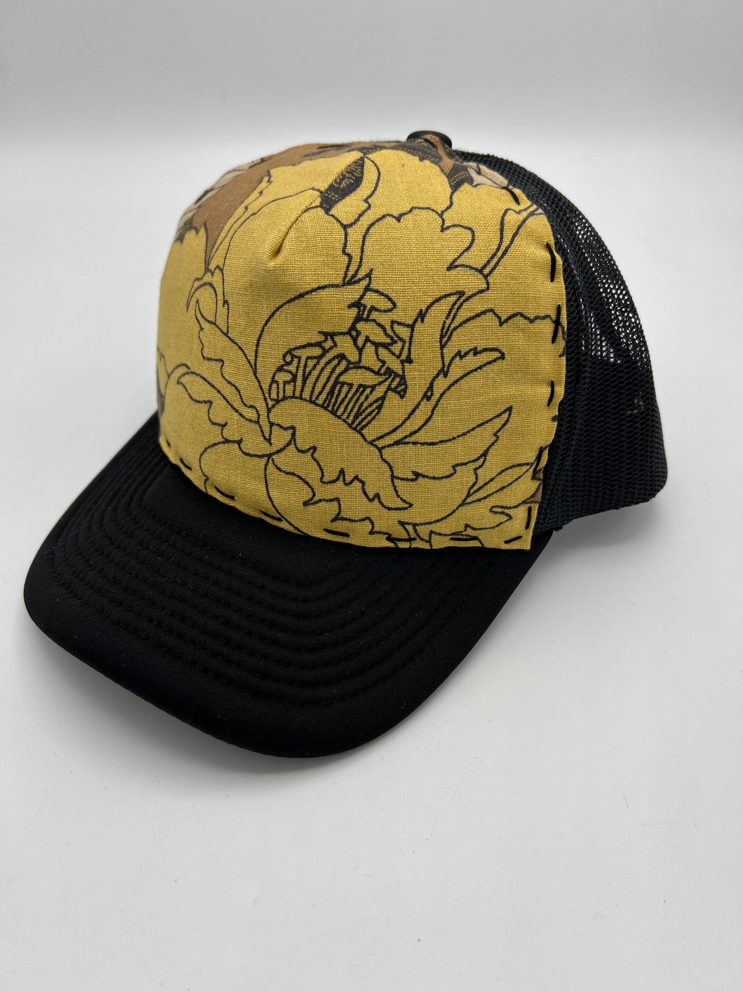 Vintage Aloha fabric-black curved brim trucker hat